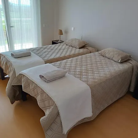 Baia Carmona Сан-Мартинью-ду-Порту